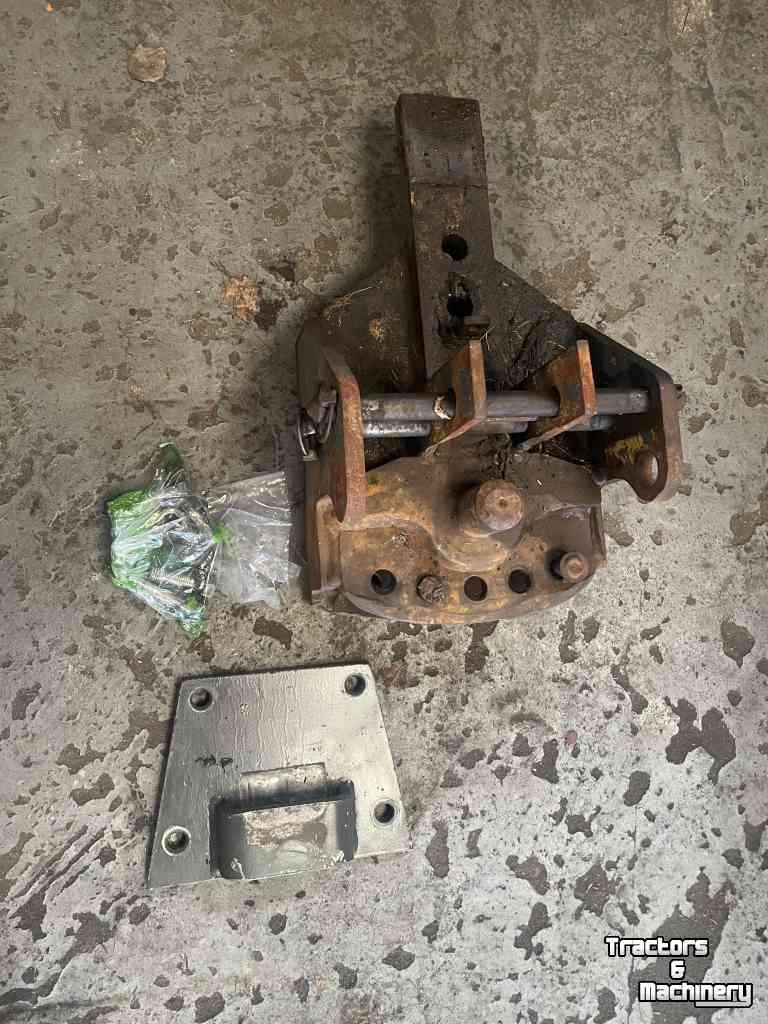 Used parts for tractors Fendt zwaaiframe kipperknobbel fendt 300-serie