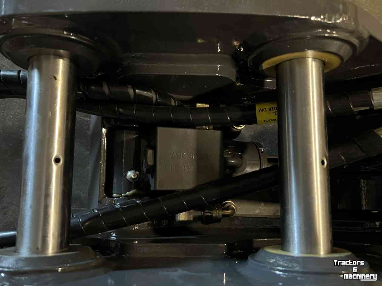Mini-Excavator New Holland New Holland E30C Case CX30  Snelwissel -DAEMO DMQ27 parts nr:31MK-90010CG