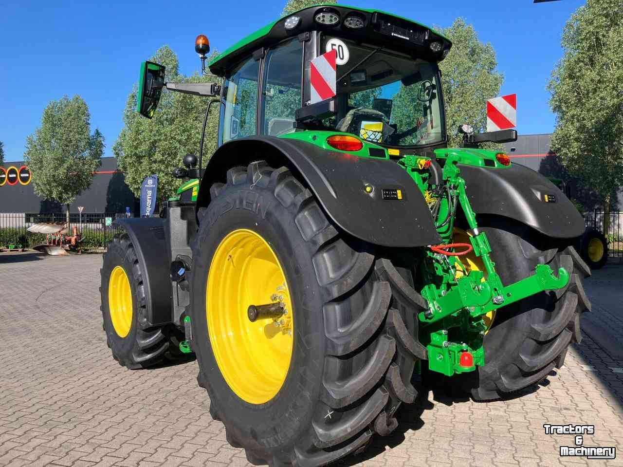 Tractor John Deere 6R 215