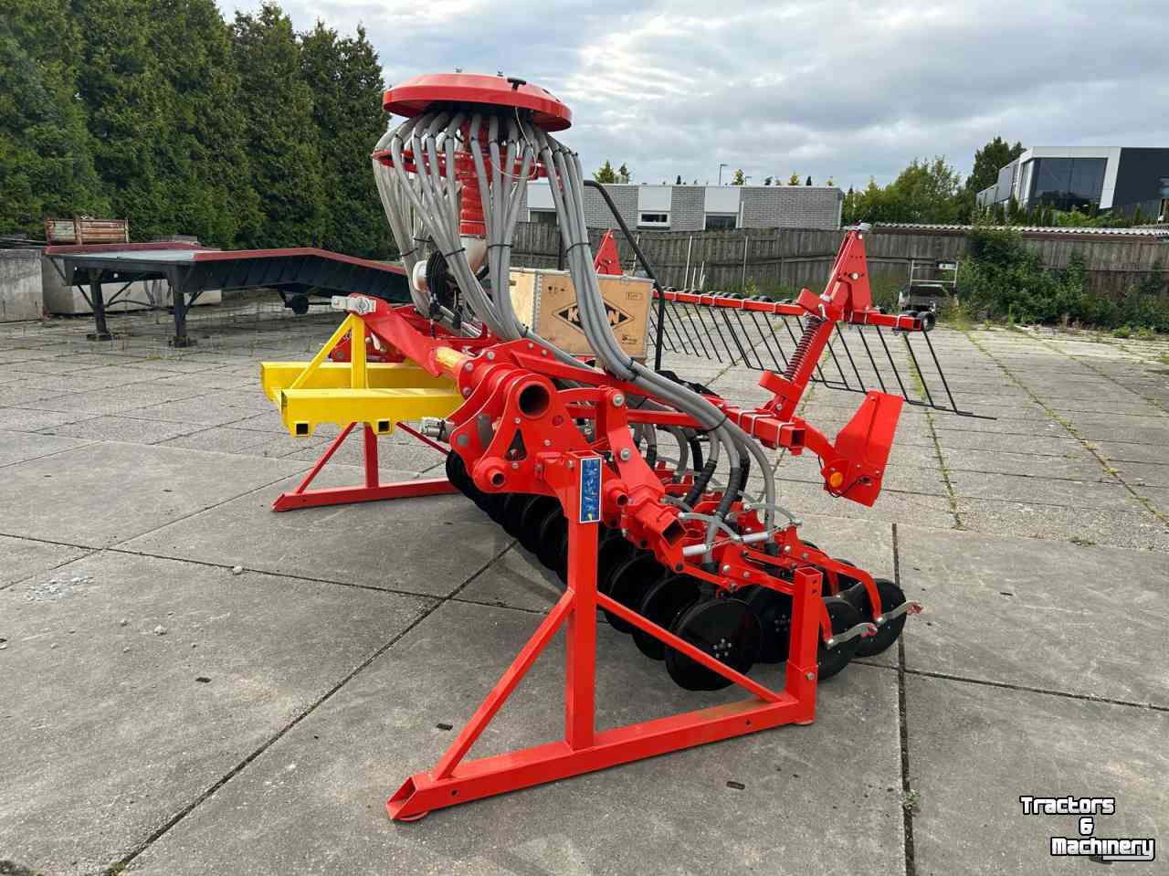 Seed drill Kuhn BTF 3030