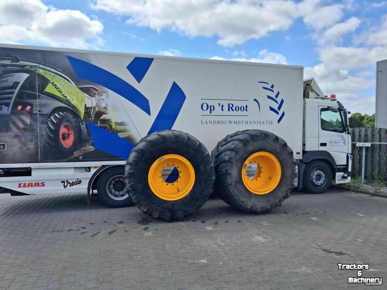 Wheels, Tyres, Rims & Dual spacers Michelin Mega X Bib 1050/50r32 op velg