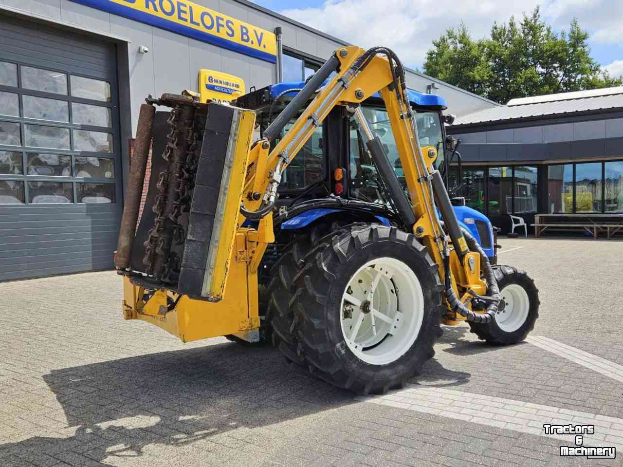 Horticultural Tractors New Holland Boomer 3050 Comoact Tractor + Bos Maaiarm