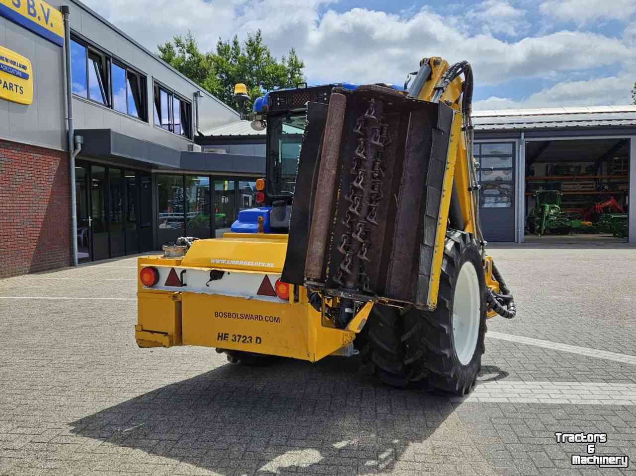 Horticultural Tractors New Holland Boomer 3050 Comoact Tractor + Bos Maaiarm