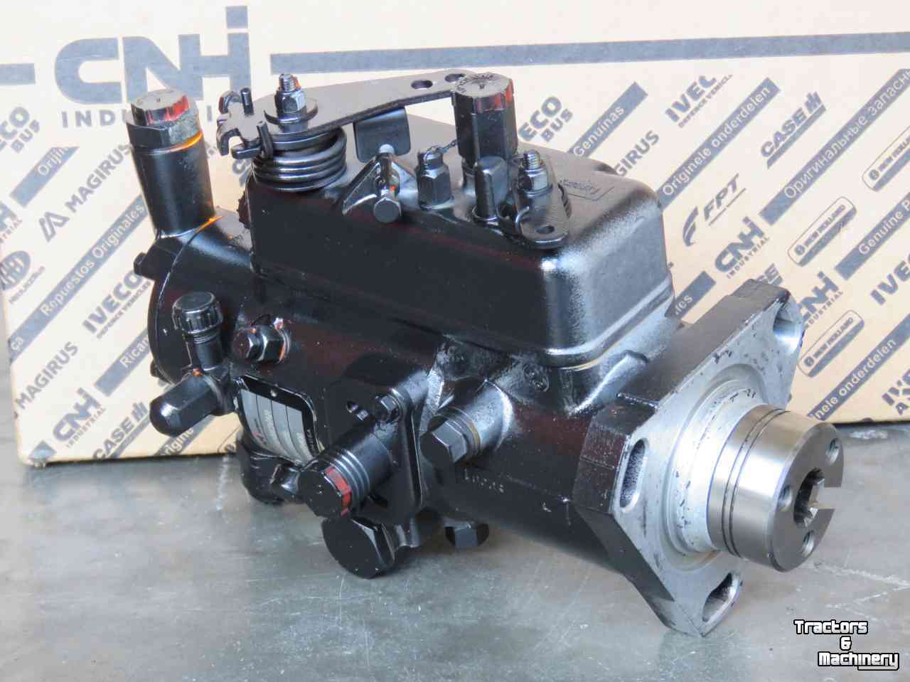 Tractor Ford Brandstofpomp FORD  10Serie  Parts nr:F0NN9A543VAR