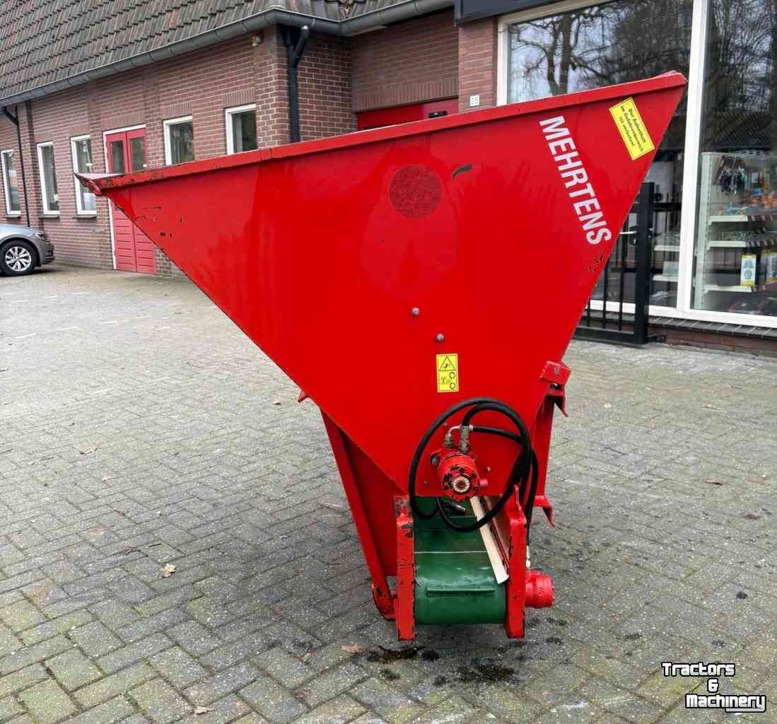 Sawdust spreader for boxes Mehrtens EG1200BL Boxenstrooier