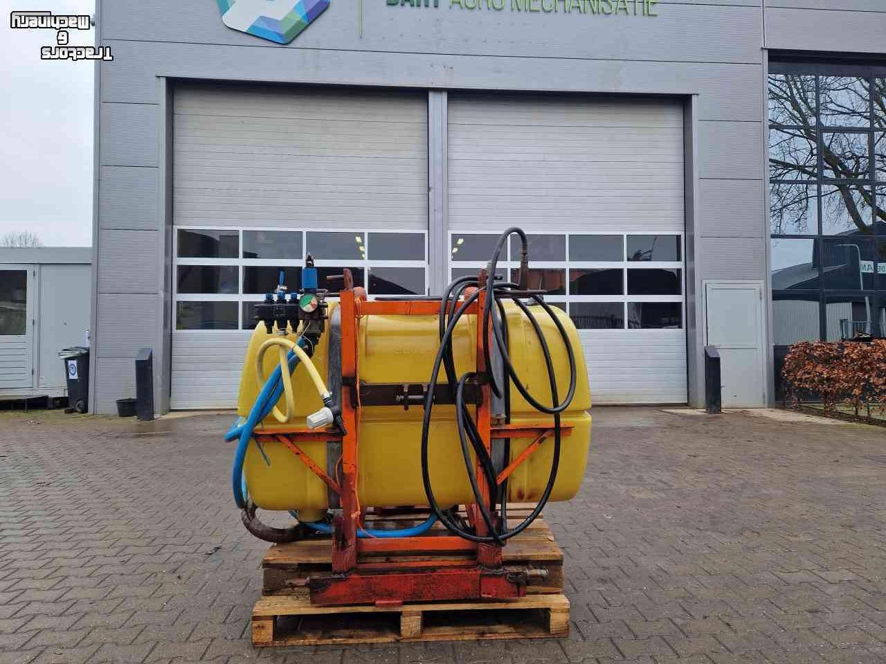 Fieldsprayer 3 points Douven Spuittank