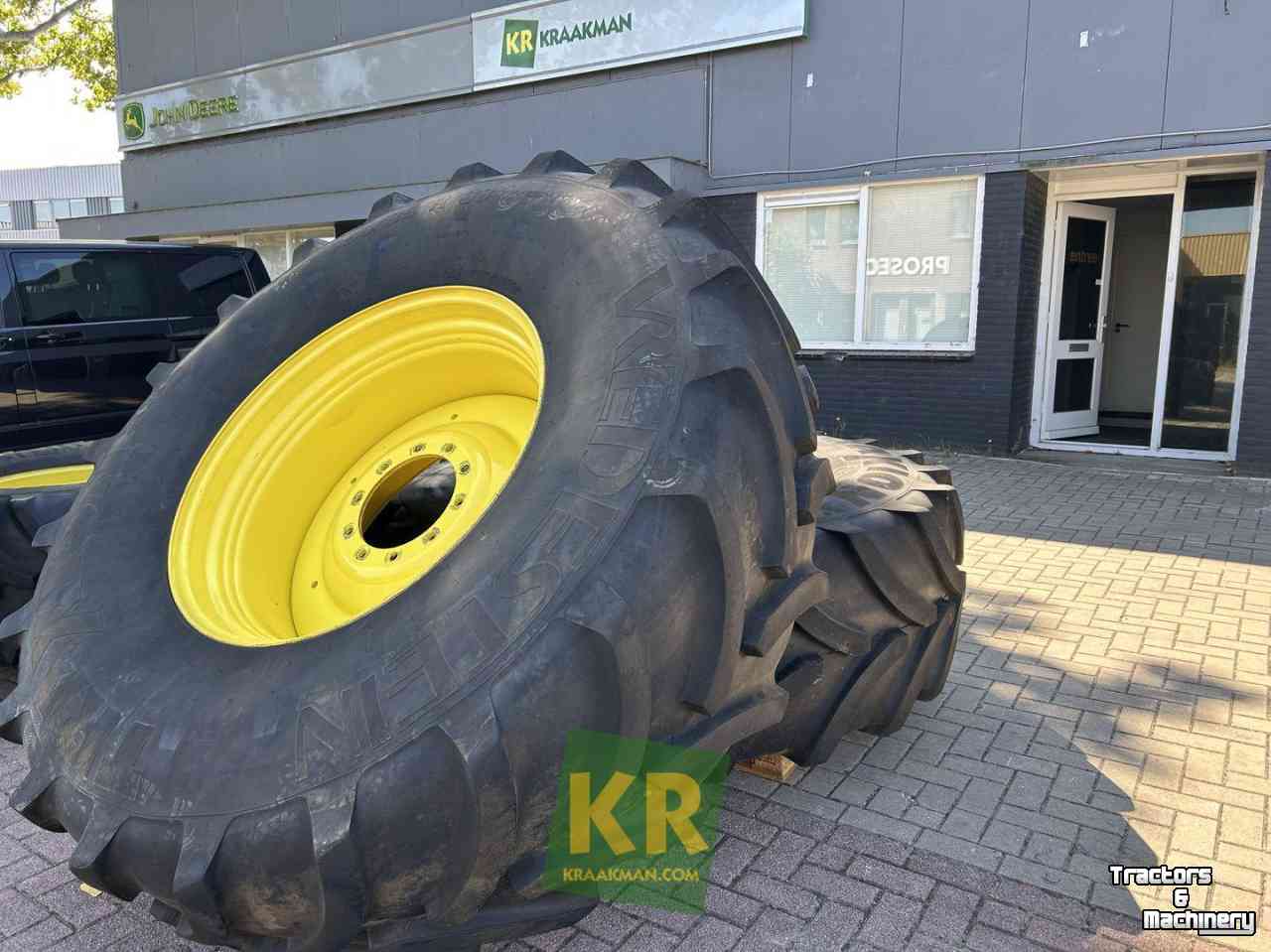 Wheels, Tyres, Rims & Dual spacers Vredestein 650/85R38 Traxion XL