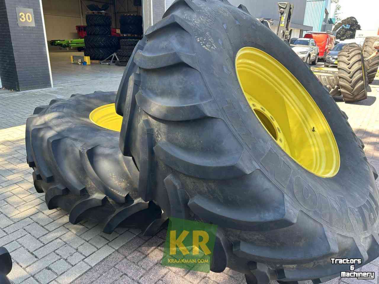 Wheels, Tyres, Rims & Dual spacers Vredestein 650/85R38 Traxion XL