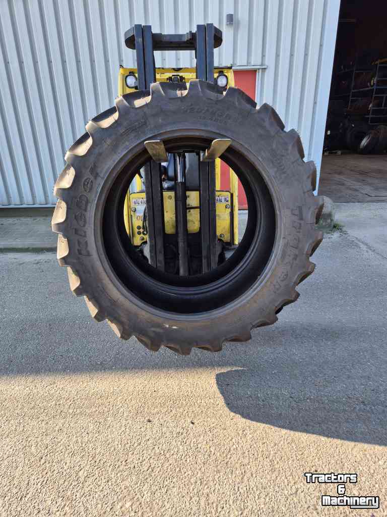 Wheels, Tyres, Rims & Dual spacers Kleber 320/85R36 Kleber Traker TL