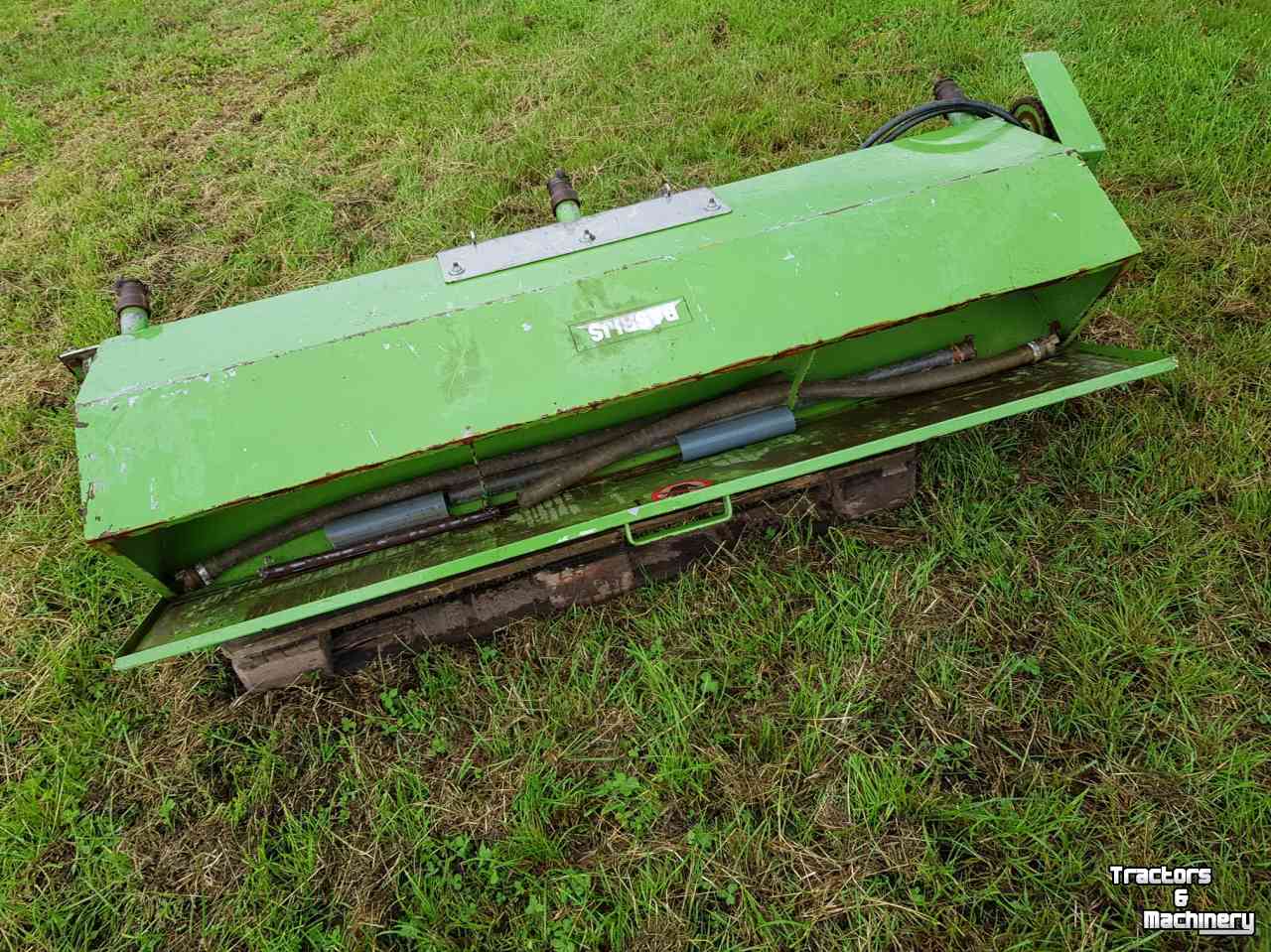 Fertilizer spreader Basrijs Rijenbemester 3 uitlopen