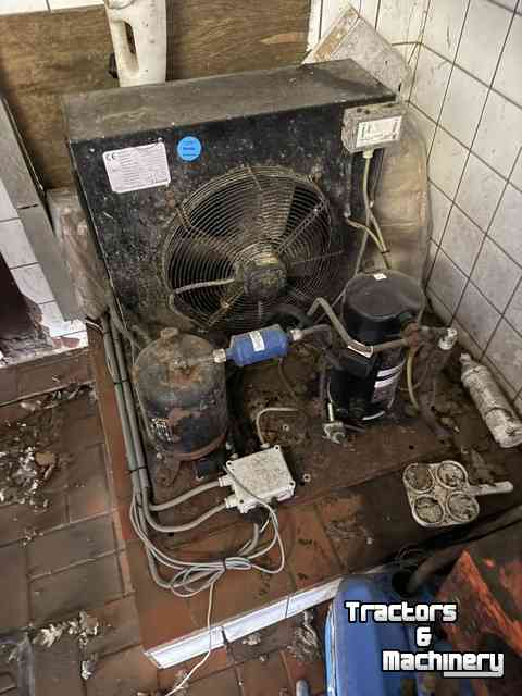 Milk tank DeLaval melkkoeltank 3000 ltr met koelmotor