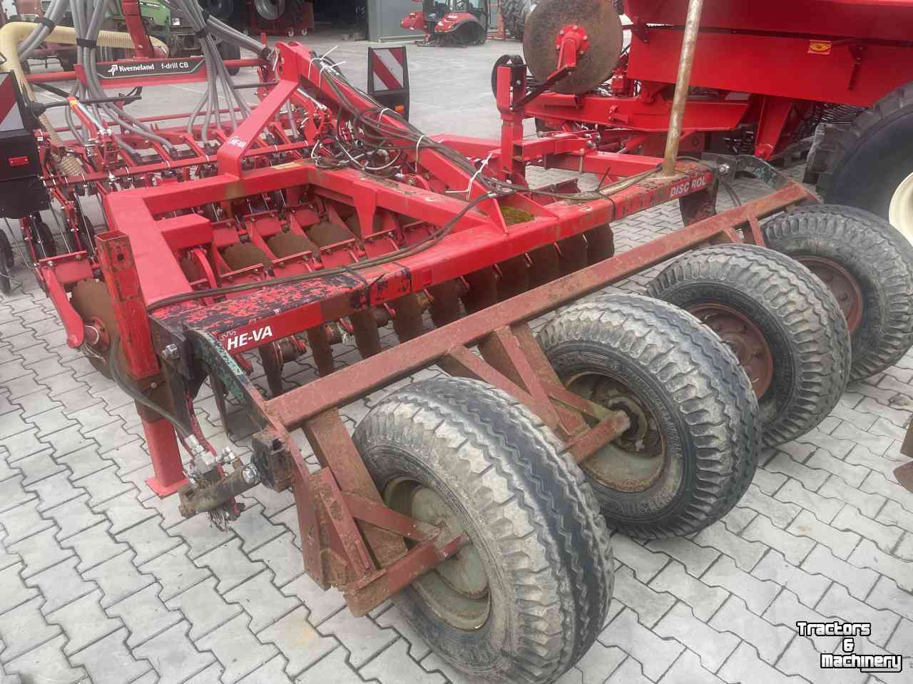 Disc harrow He-Va Disc roller met hydraulische bandenwals