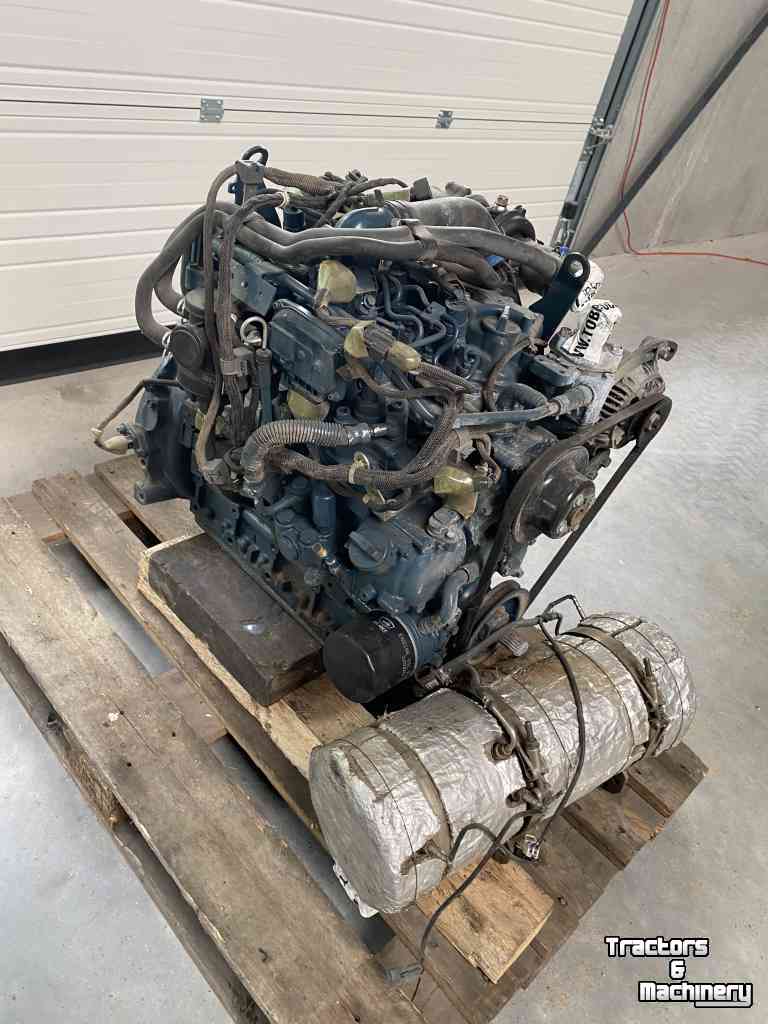 Engine Kubota V2403