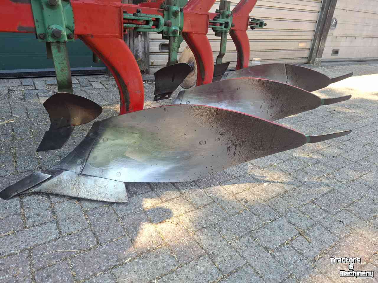 Ploughs Kverneland EG 160 - 3 schaar wentelploeg ploeg steenbeveiliging 2 schaar