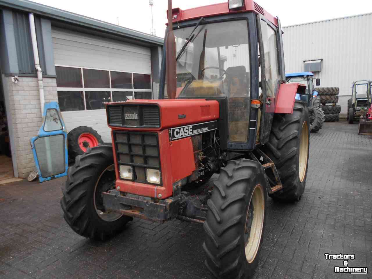 Tractor Case-IH 745 xla