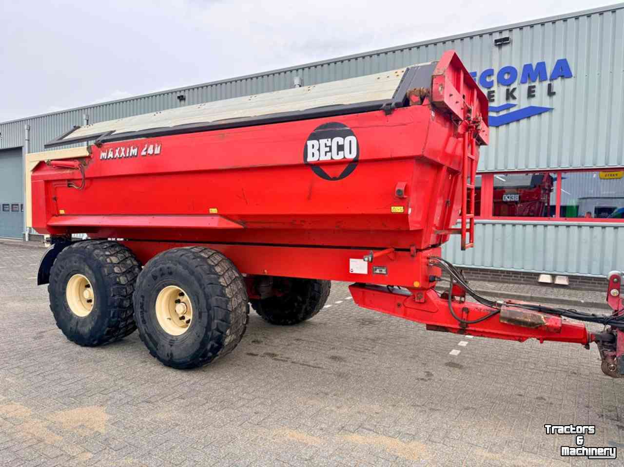Earth- / Sand-dumper Beco Maxxim 240 Zandkipper