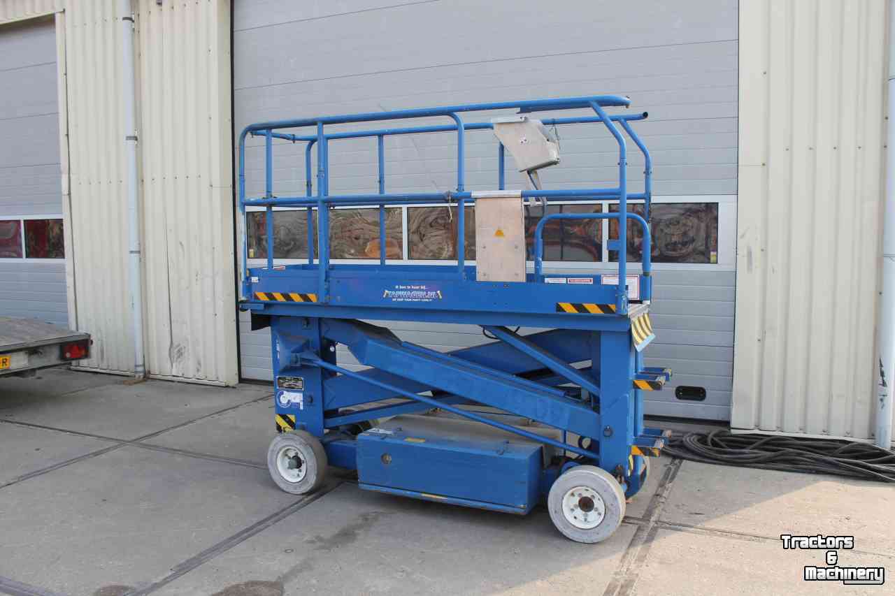 Articulated platforms Up Right SL-20 schaarhoogwerker elektrisch