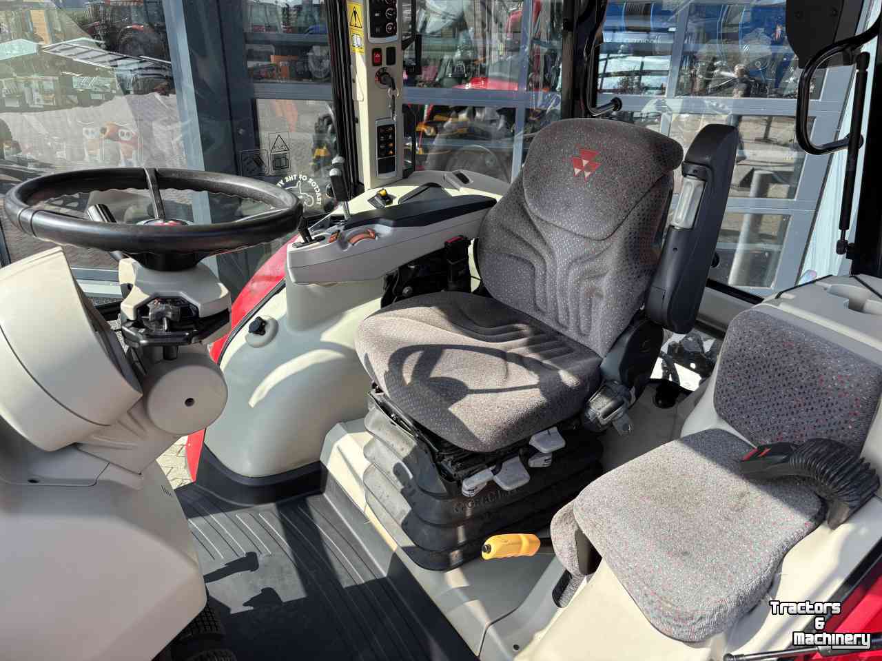 Tractor Massey Ferguson 5711 SL Dyna- 4 Efficiënt