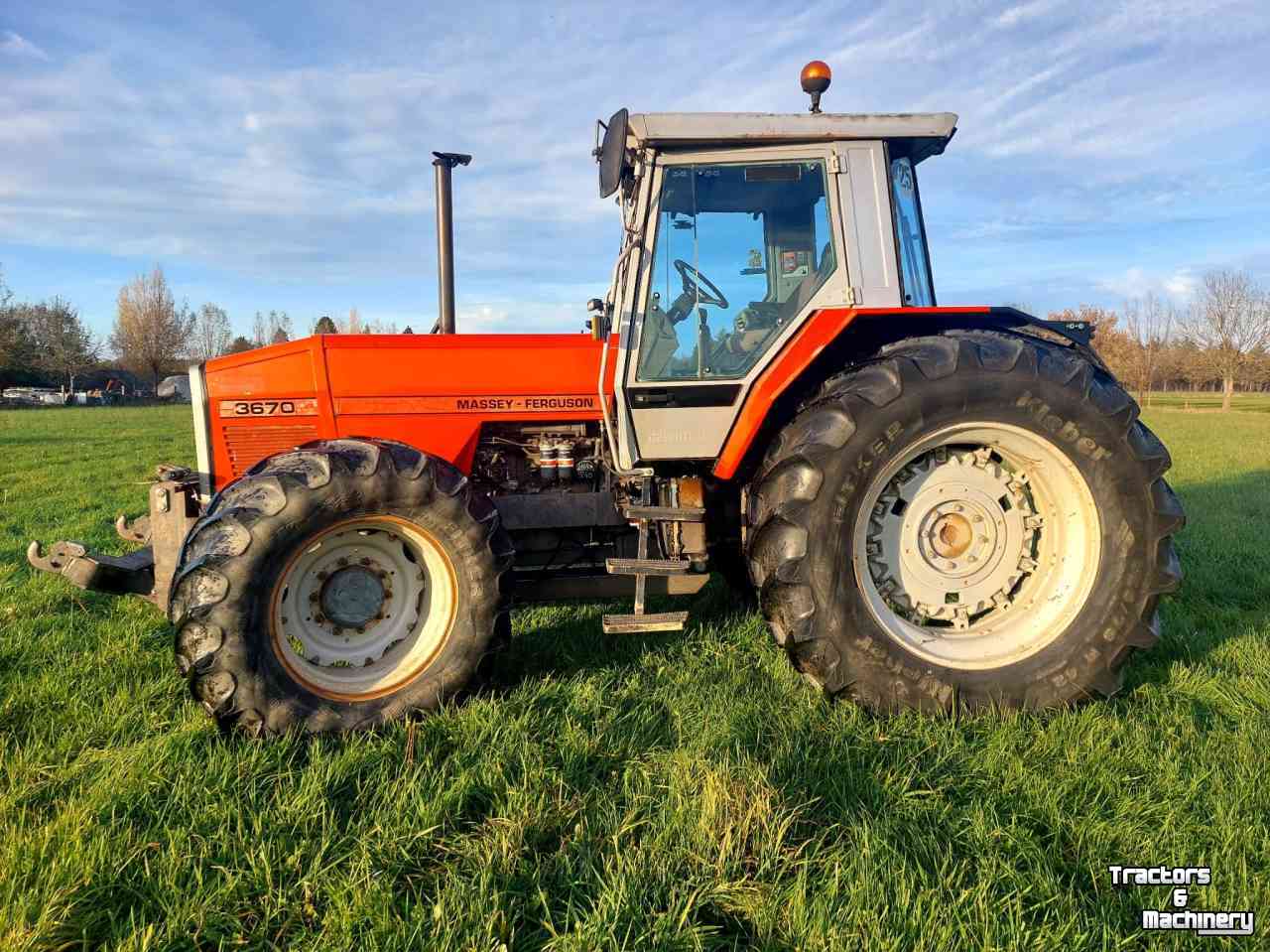 Tractor Massey Ferguson 3670