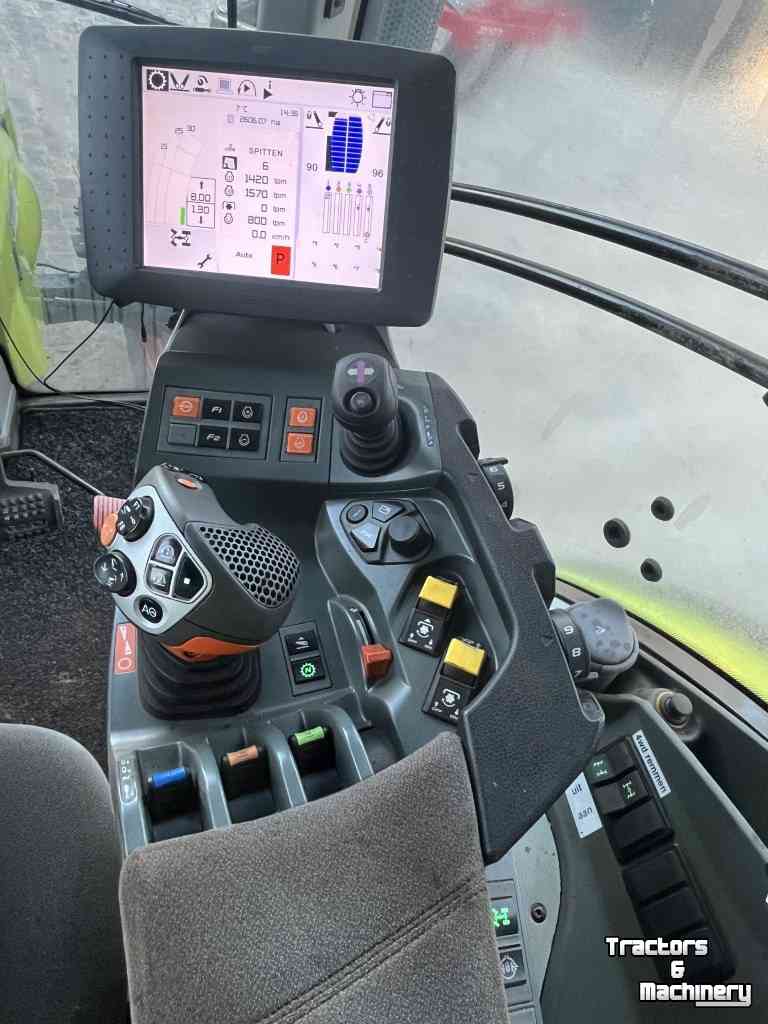 Tractor Claas Axion 810 C-matic