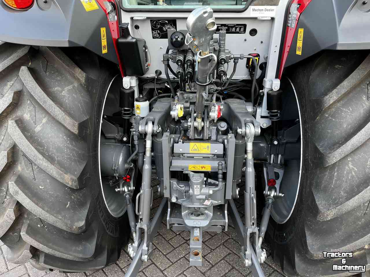 Tractor Massey Ferguson 5M.115 D4