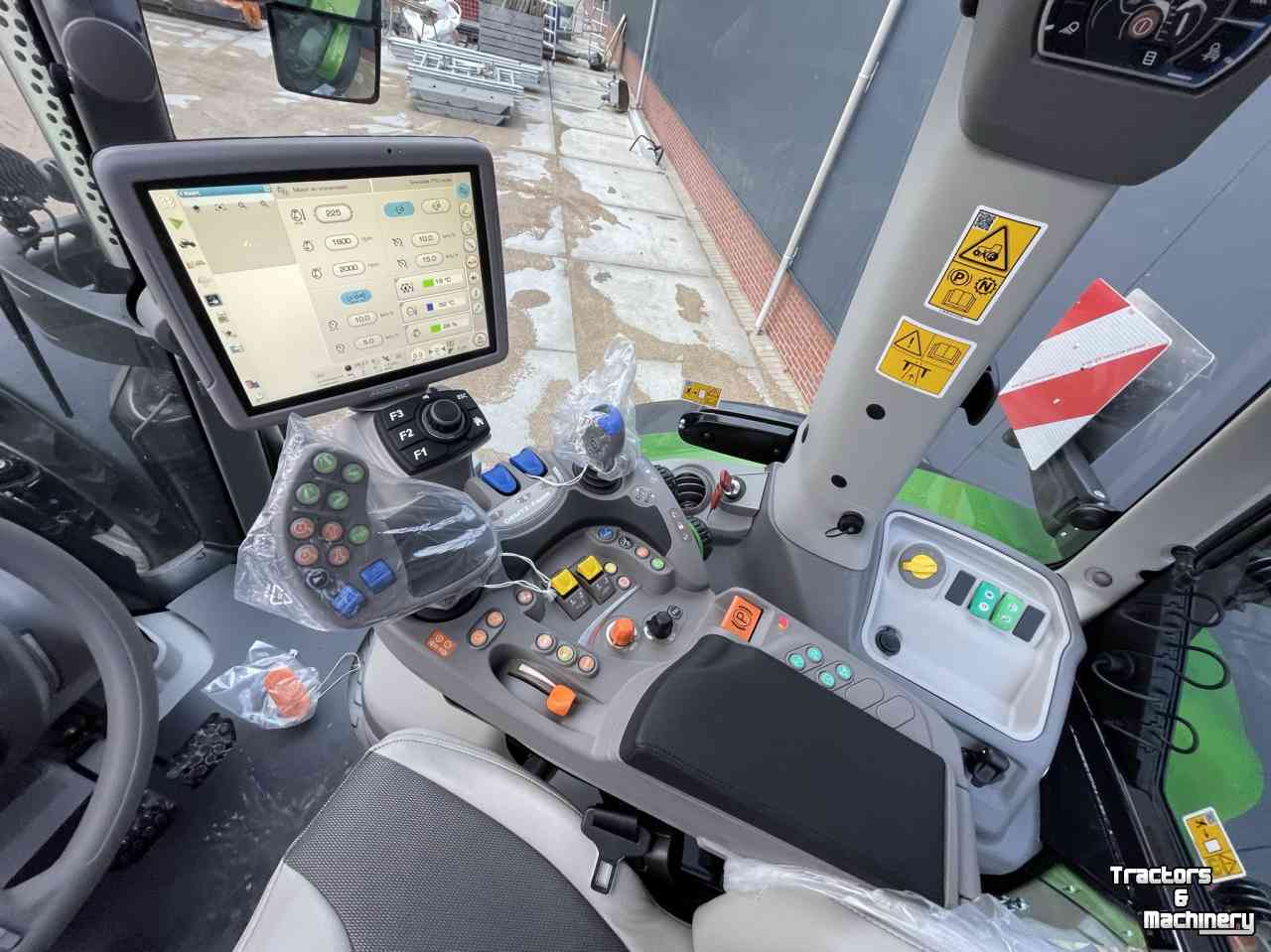 Tractor Deutz-Fahr Agrotron 6230 TTV Warrior Java Groen