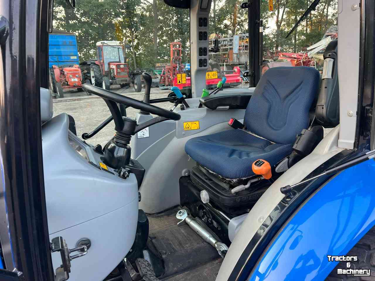 Horticultural Tractors New Holland Boomer 40 HST CAB tractor trekker tracteur