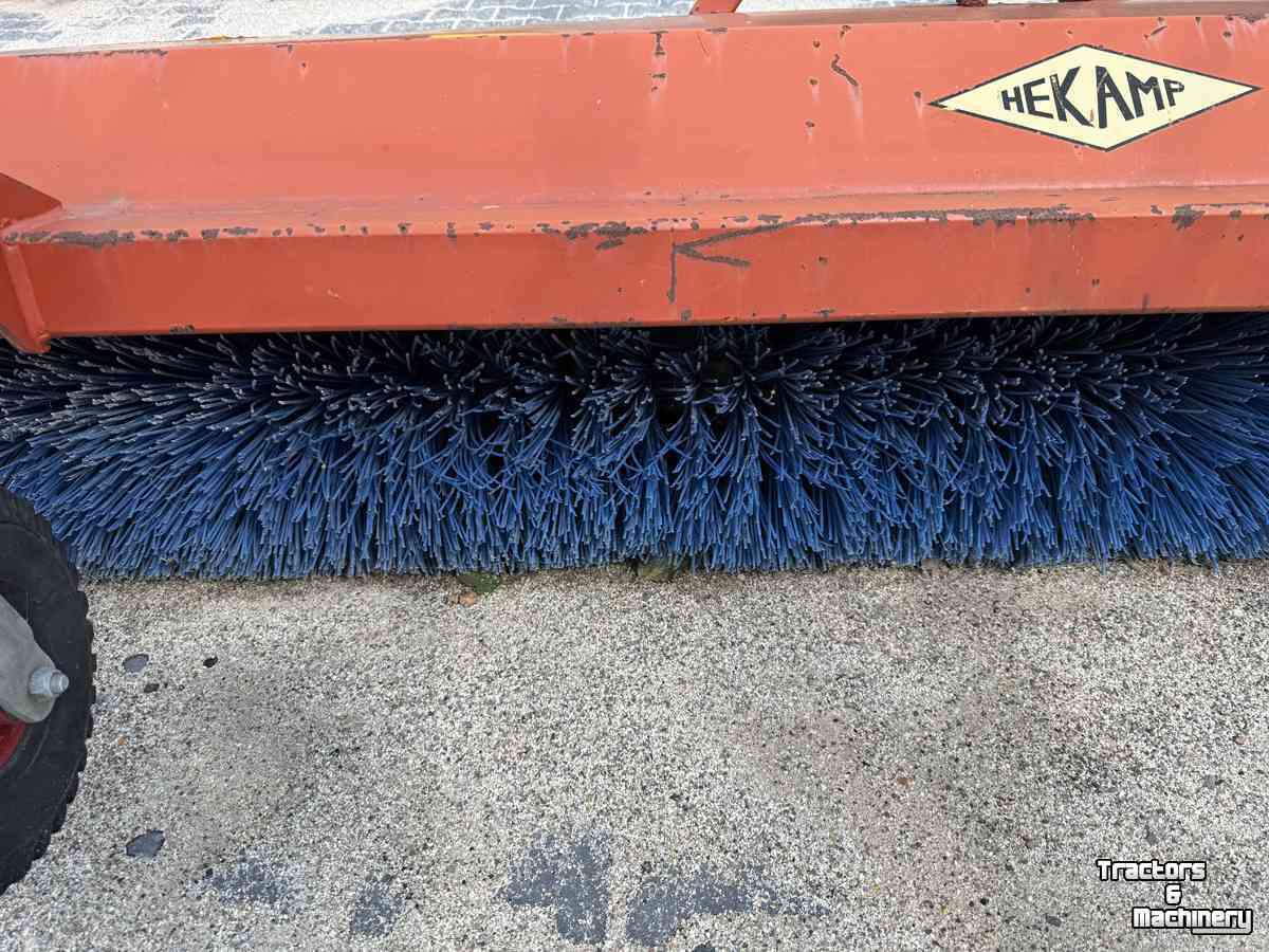 Sweeper Hekamp Veegmachine met opvangbak