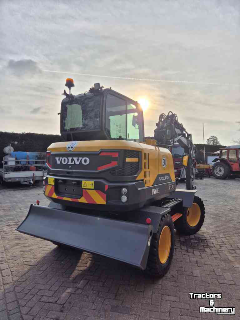 Excavator mobile Volvo EW60E