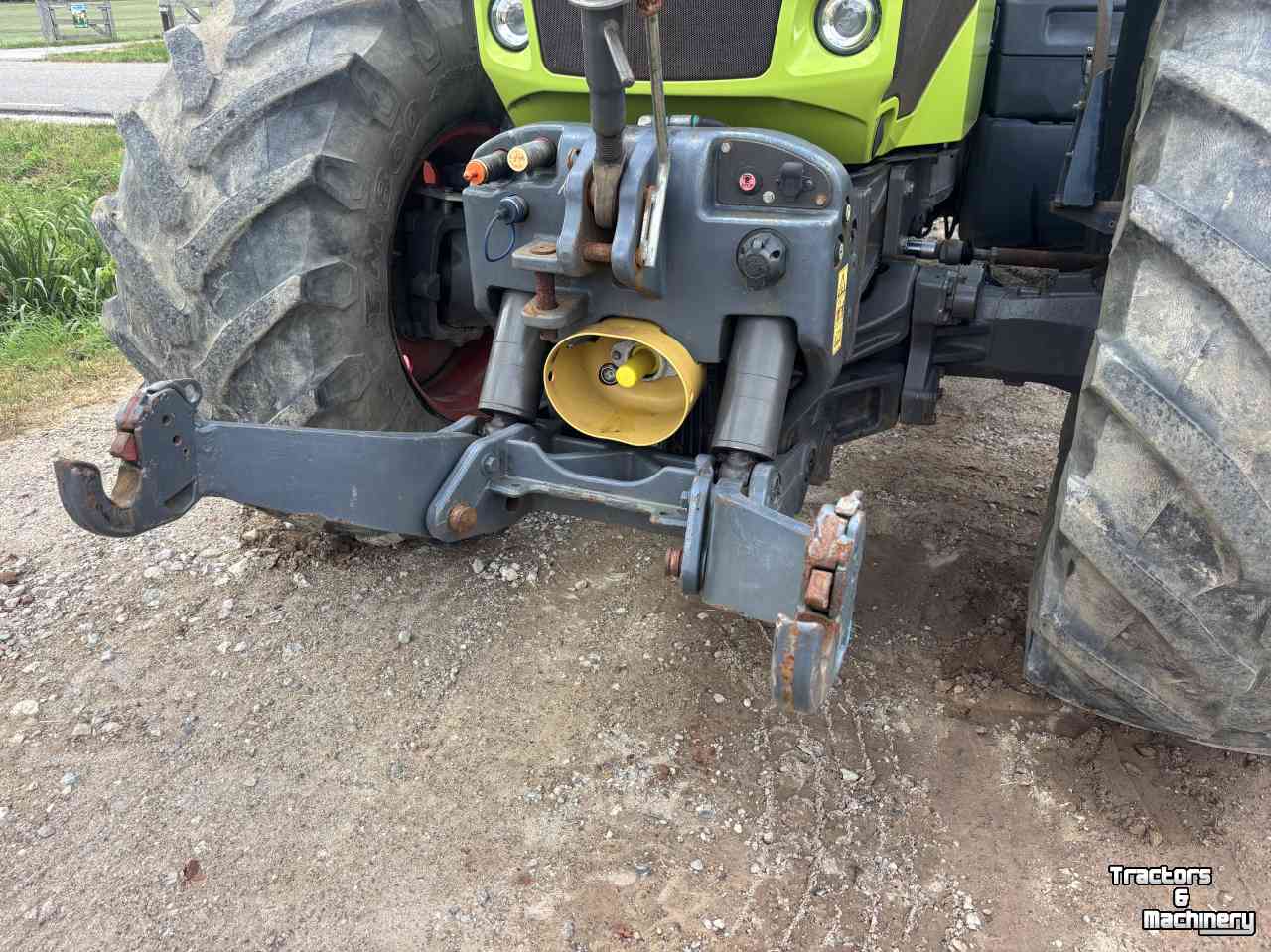 Tractor  Claas 820 cvt axion