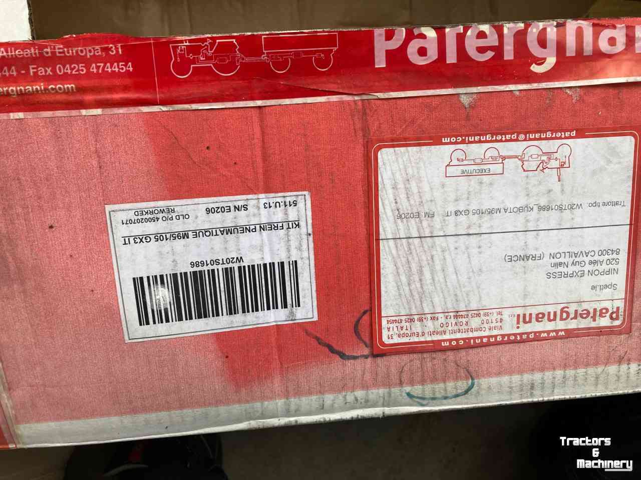 Diverse new spare-parts Kubota Luchtremset tbv  M95 /  MGX 105