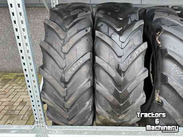 Wheels, Tyres, Rims & Dual spacers Michelin 16.9x38 op vaste velgen