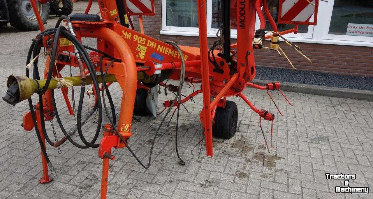 Tedder Niemeyer HR 905 DH Schudder