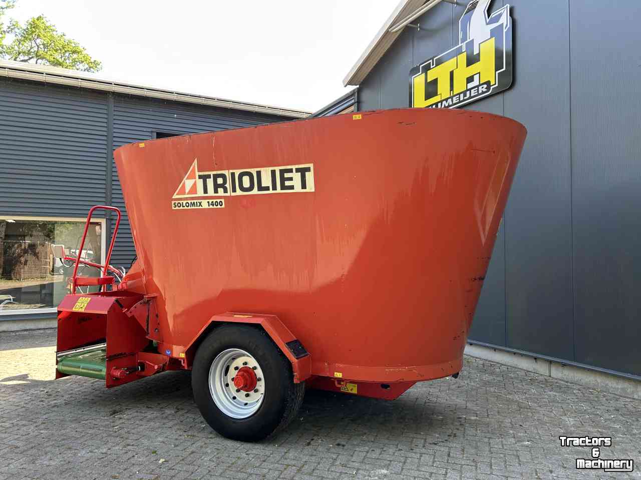 Vertical feed mixer Trioliet Trioliet Solomix 1400 2 vijzels voermengwagen