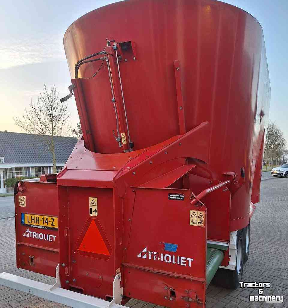 Vertical feed mixer Trioliet SOLOMIX2 2400 VLHBT