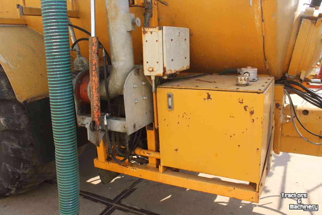 Slurry tank Veenhuis VMB8000 giertank mesttank waterwagen zuigarm