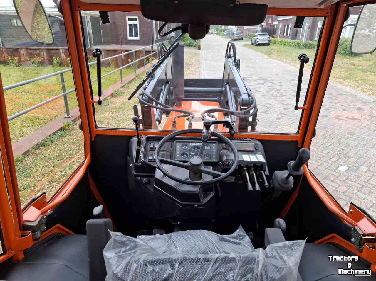 Small-track Tractor Holder 860