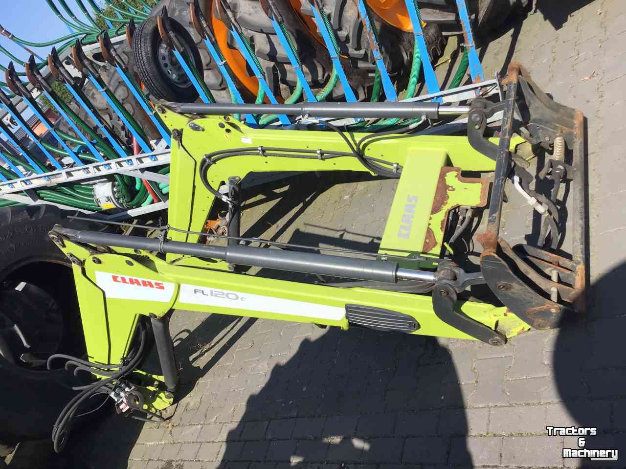 Tractor Claas Arion 520 CIS
