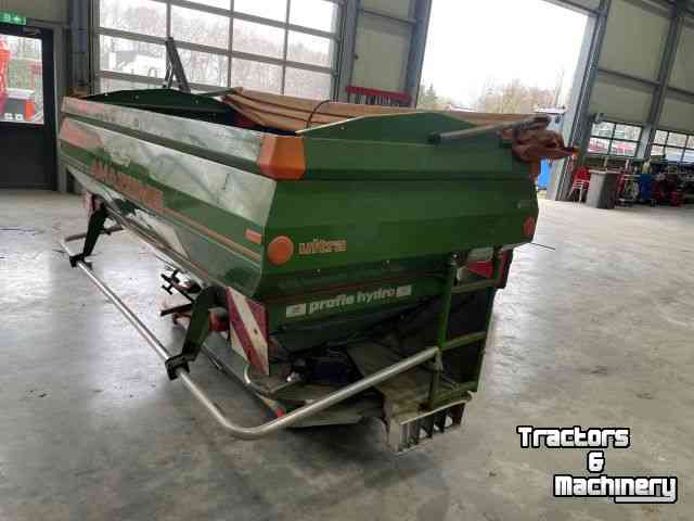 Fertilizer spreader Amazone Kunstmeststrooier / Meststoffenstrooier