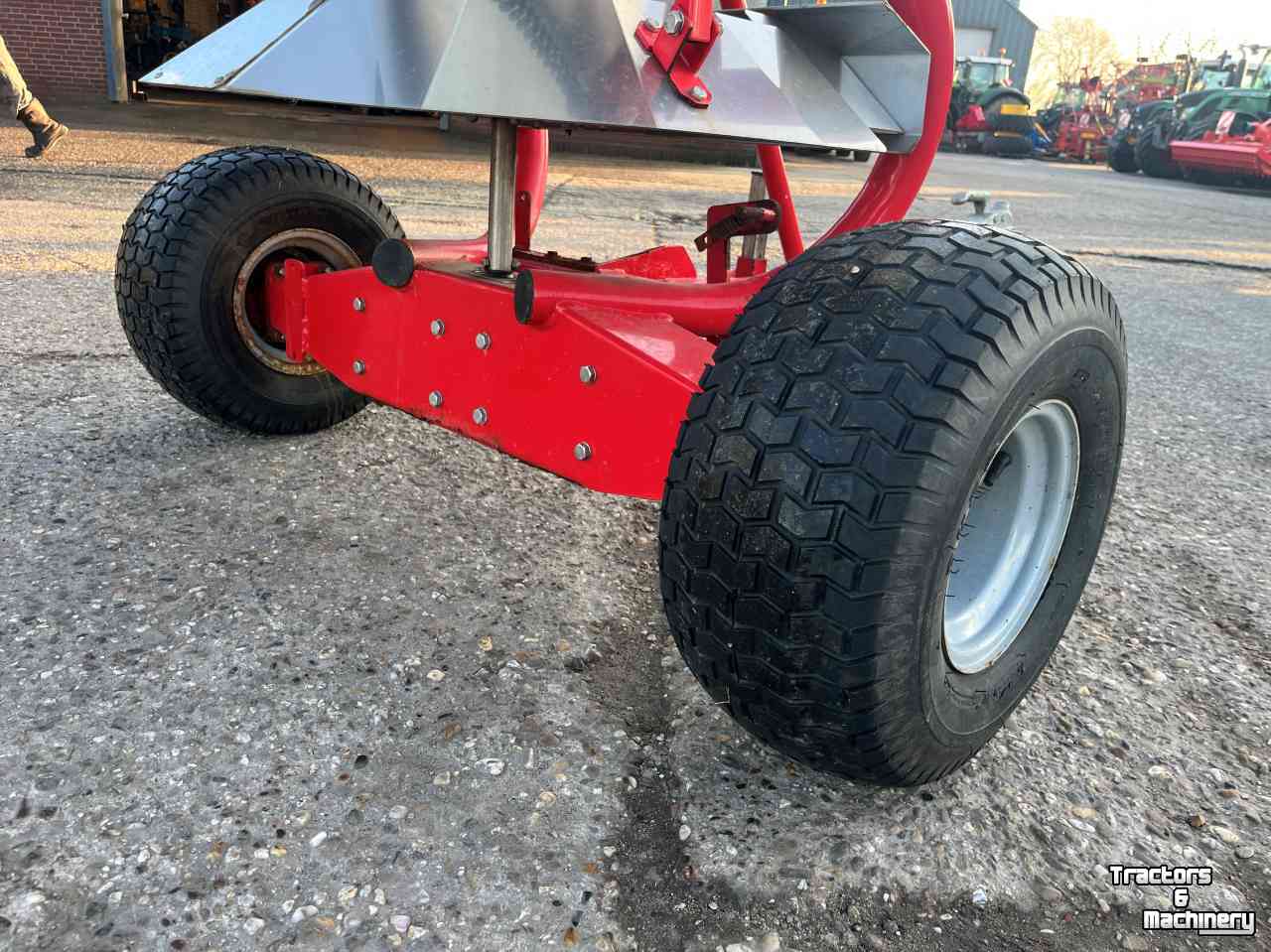 Fertilizer spreader DCM Getrokken Zoutstrooier | Kunstmeststrooier