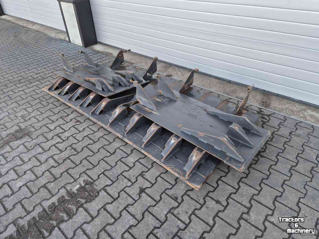 Diverse used spare-parts Fliegl Maisplaten / Maismessen