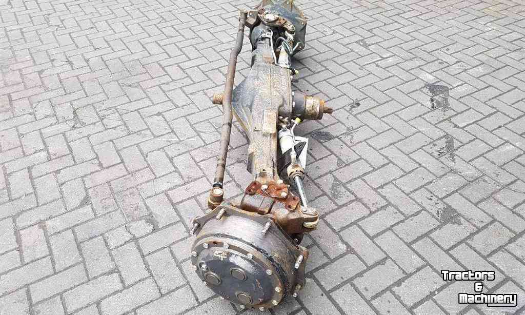 Diverse used spare-parts New Holland Vooras / Front Axle compleet vast model 87745935 / 9184008