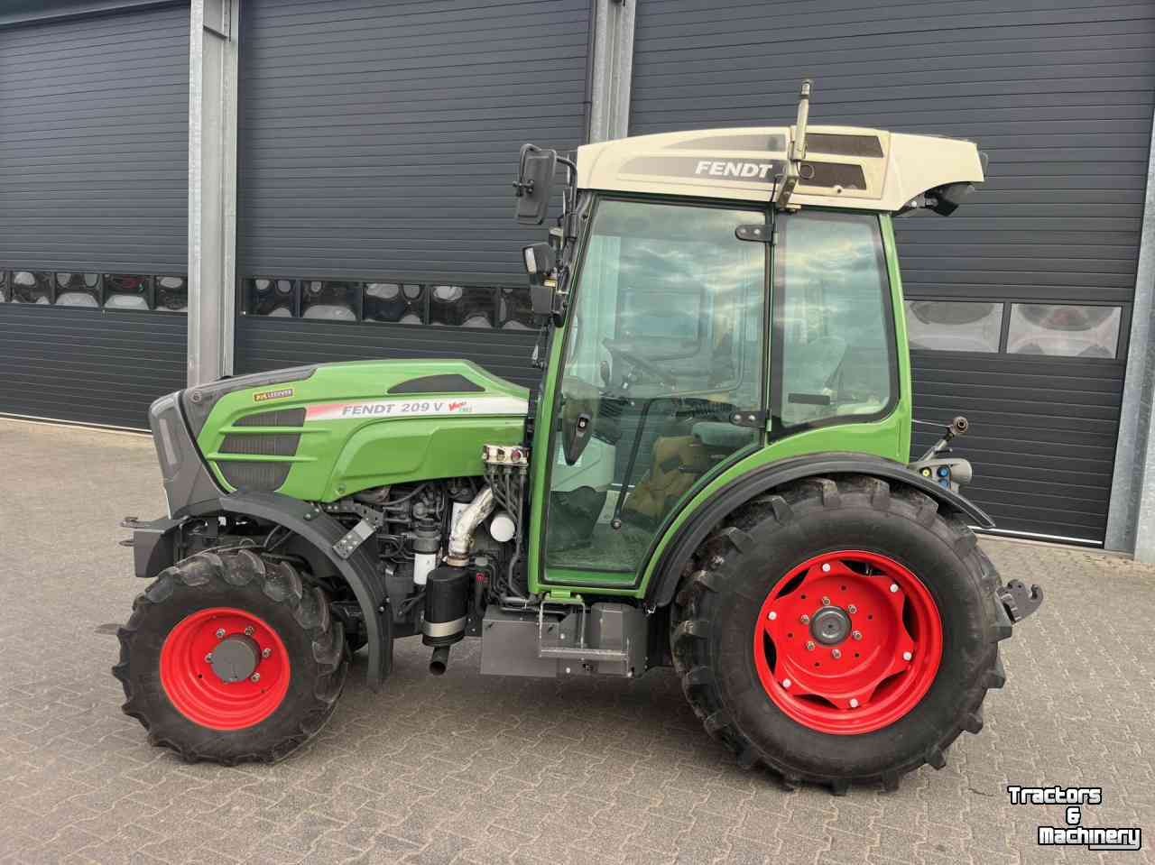 Tractor Fendt 209 V