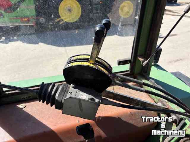 Silage-block distribution wagon Strautmann Blokkenwagen
