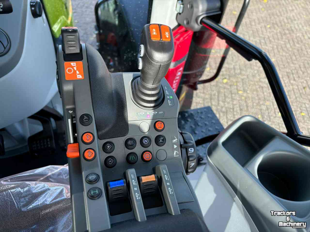 Tractor Claas Arion 550 hexashift
