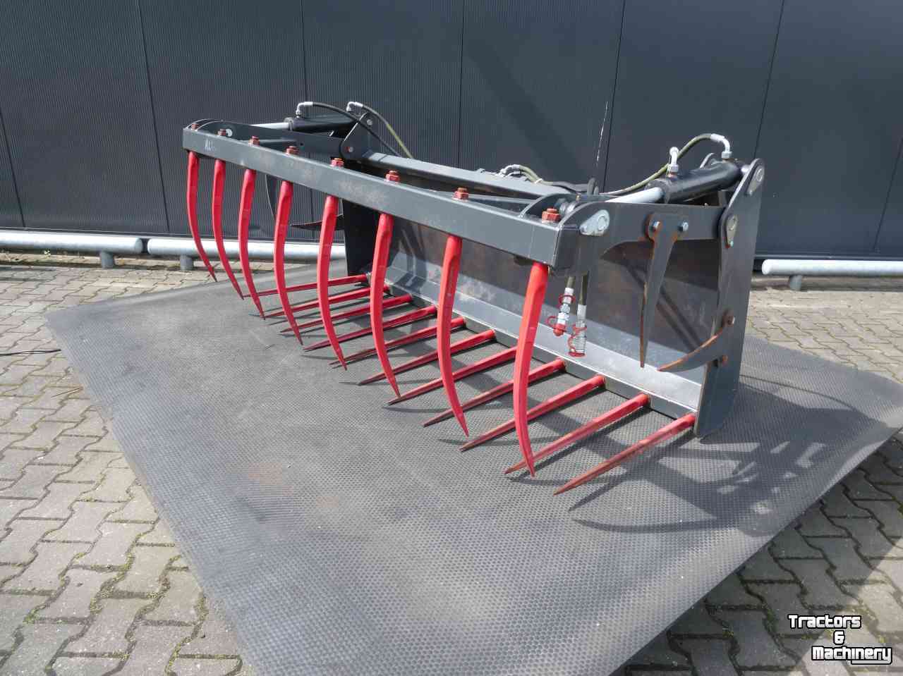 Front-end loader bucket / Front loader bucket  Mestvork mestriek mest vork riek
