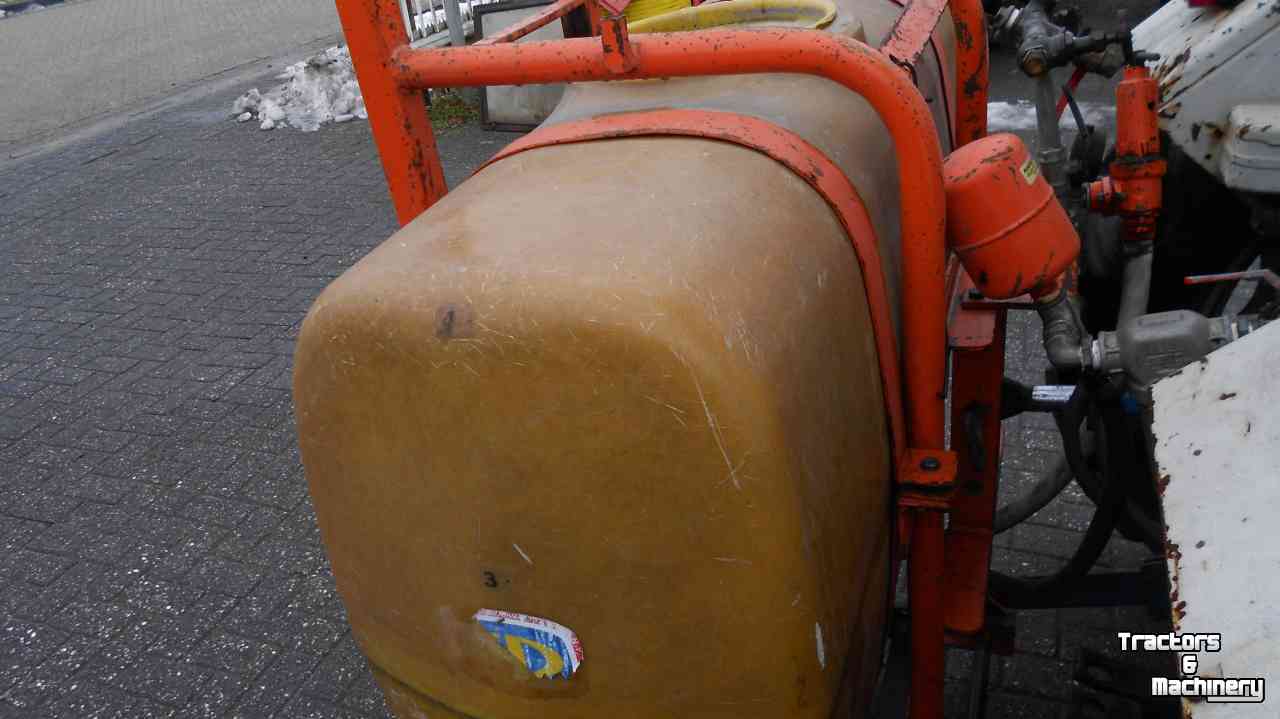 Rows sprayer  rijenspuit