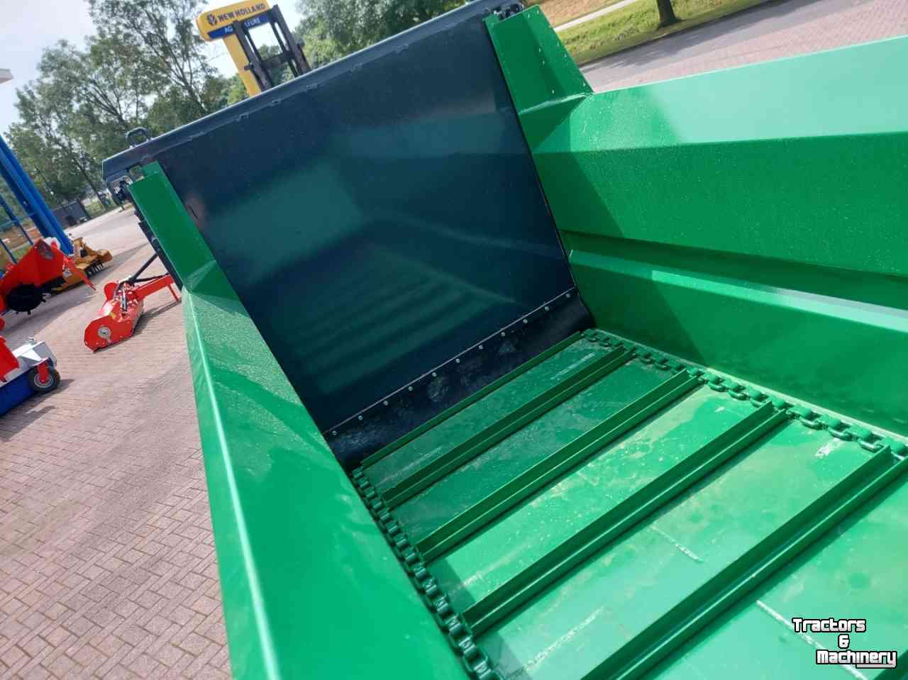 Manure spreader  Induma Mestverspreider / Stalmeststrooier voor fruitteelt