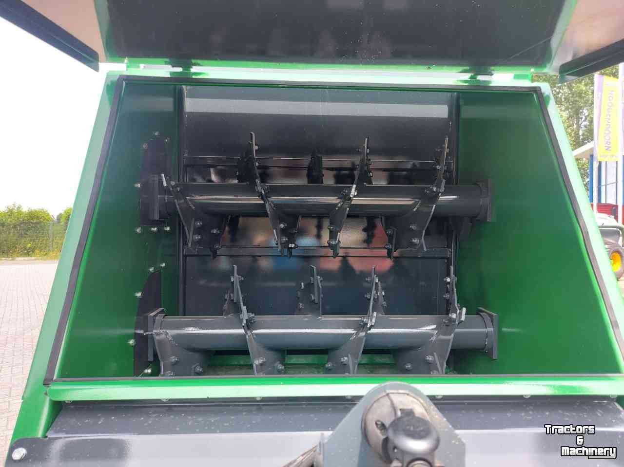 Manure spreader  Induma Mestverspreider / Stalmeststrooier voor fruitteelt
