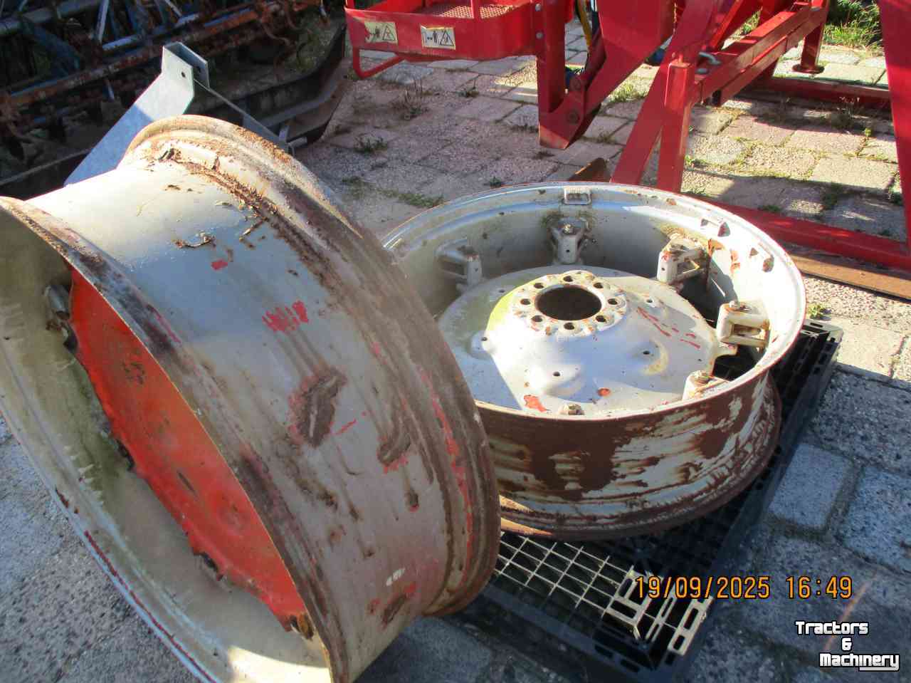 Wheels, Tyres, Rims & Dual spacers Deutz 12-38